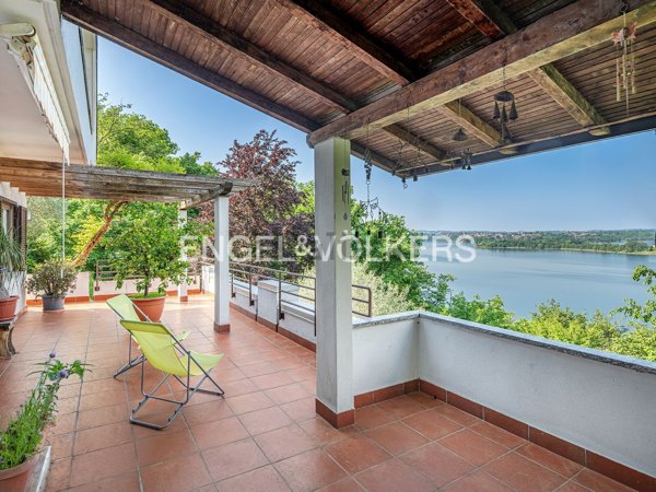 casa indipendente in vendita a Galbiate in zona Sala al Barro
