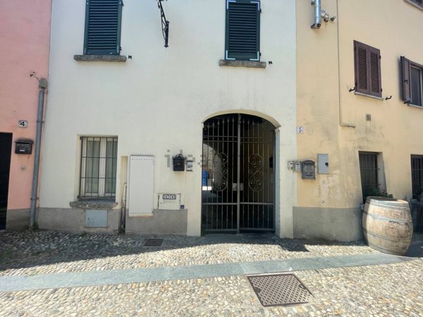appartamento in vendita a Galbiate in zona Bartesate