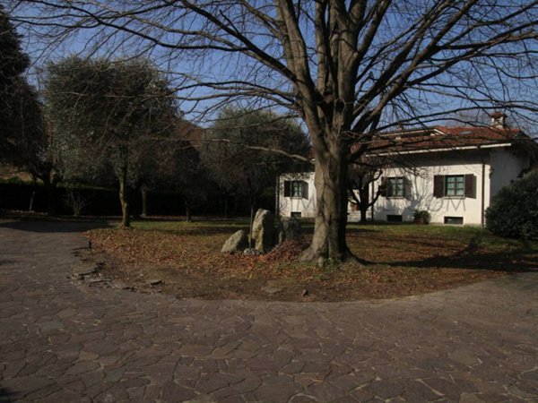casa indipendente in vendita a Galbiate in zona Roncate