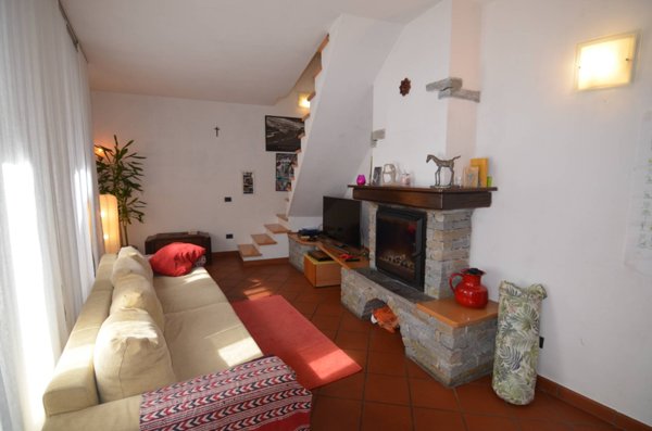 casa indipendente in vendita a Galbiate in zona Sala al Barro
