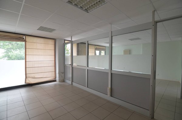 ufficio in vendita a Galbiate in zona Solaro