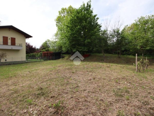 terreno edificabile in vendita a Garbagnate Monastero