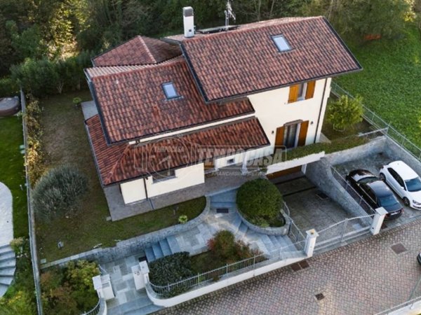 casa indipendente in vendita a Garbagnate Monastero