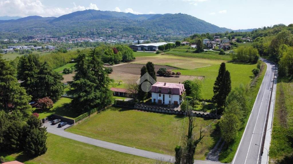 villa in vendita a Garbagnate Monastero