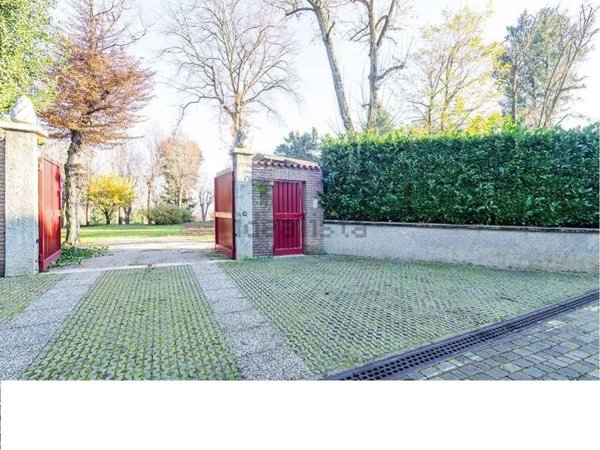 casa indipendente in vendita a Garbagnate Monastero