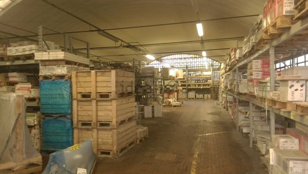 locale di sgombero in vendita a Garbagnate Monastero