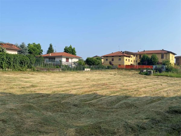 terreno edificabile in vendita a Garbagnate Monastero