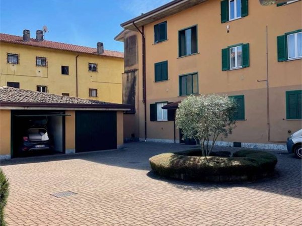 appartamento in vendita a Garbagnate Monastero