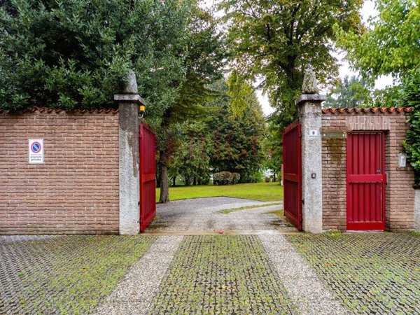 casa indipendente in vendita a Garbagnate Monastero