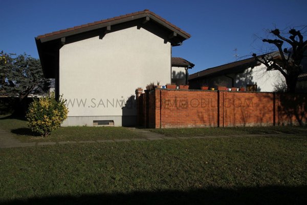 casa indipendente in vendita a Garlate in zona Ponte