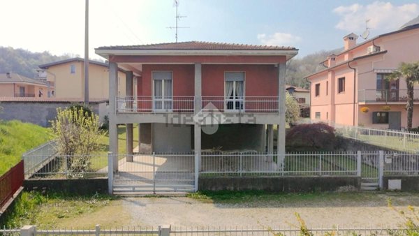 casa indipendente in vendita a Garlate