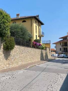 appartamento in vendita a Garlate