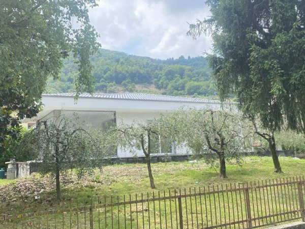 casa indipendente in vendita a Garlate