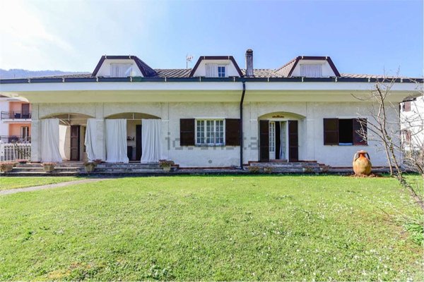 casa indipendente in vendita a Garlate