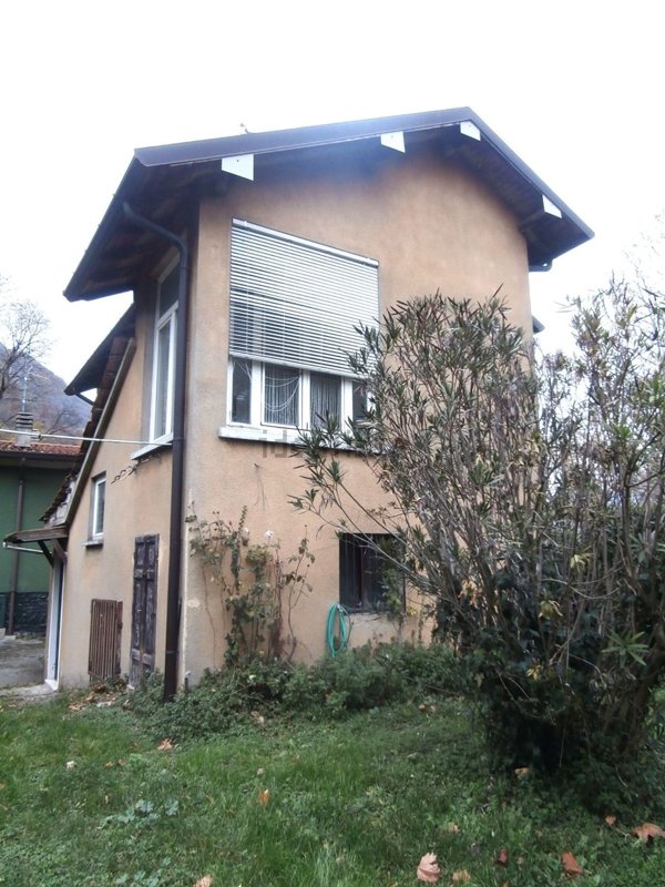 casa indipendente in vendita a Garlate