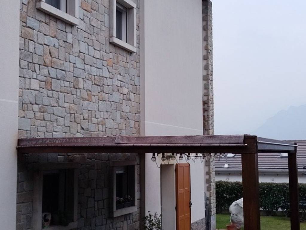 casa indipendente in vendita a Garlate