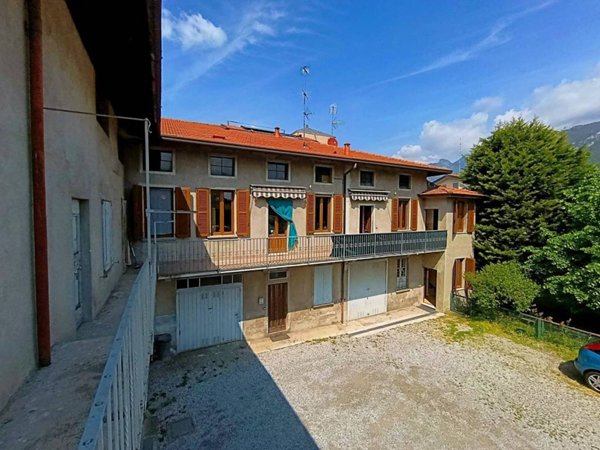 casa indipendente in vendita a Garlate