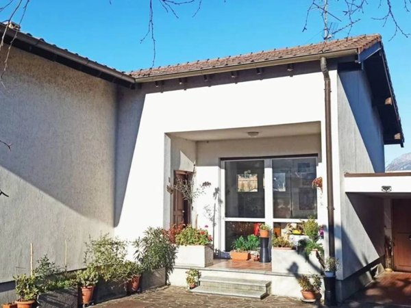 casa indipendente in vendita a Garlate
