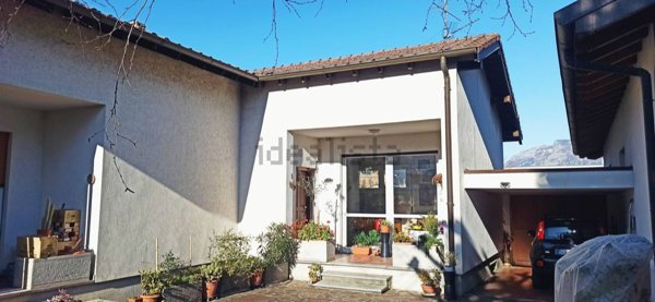 casa indipendente in vendita a Garlate in zona Ponte