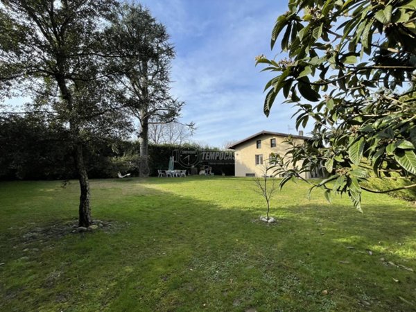 casa indipendente in vendita ad Imbersago