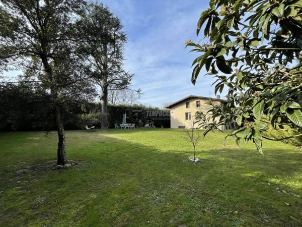 casa indipendente in vendita ad Imbersago