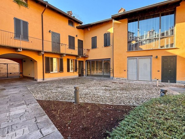 appartamento in vendita ad Imbersago