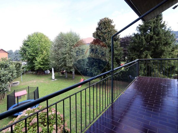 casa indipendente in vendita ad Imbersago