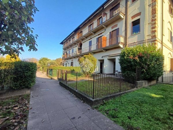 appartamento in vendita ad Imbersago