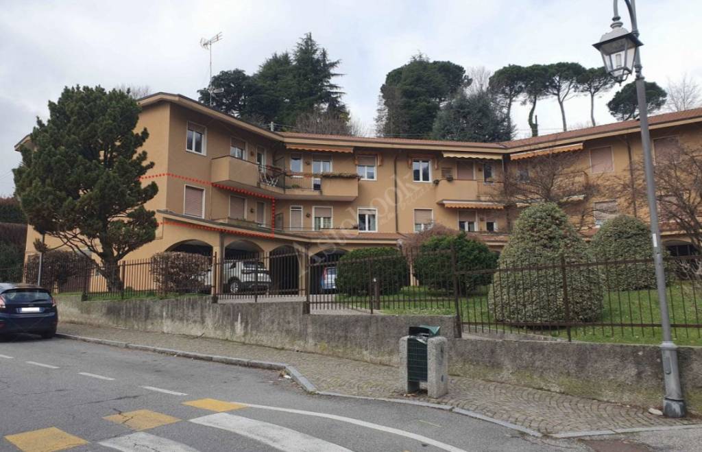 appartamento in vendita ad Imbersago