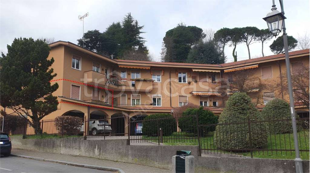 appartamento in vendita ad Imbersago