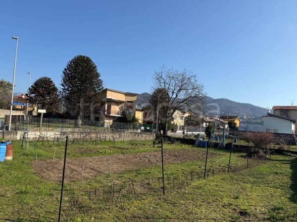 villa in vendita ad Imbersago