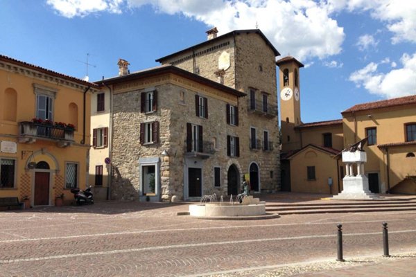 appartamento in vendita ad Imbersago