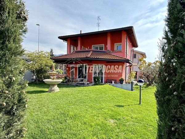 casa indipendente in vendita ad Imbersago