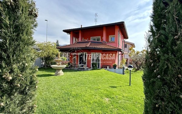 casa indipendente in vendita ad Imbersago