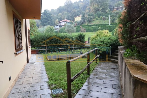 appartamento in vendita ad Imbersago