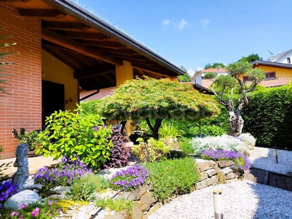 casa indipendente in vendita ad Imbersago