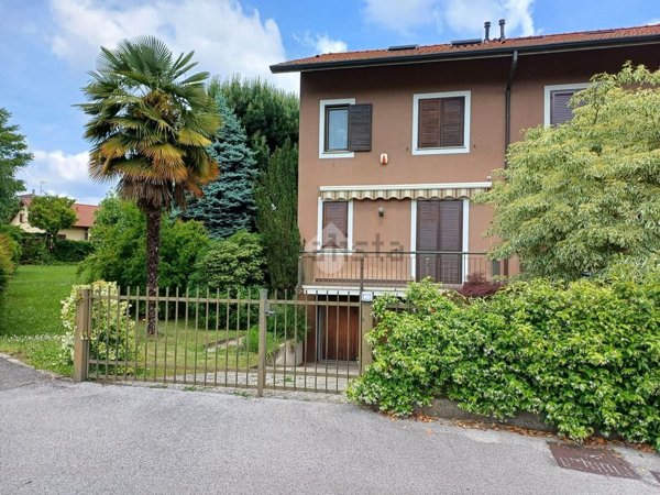 casa indipendente in vendita ad Imbersago