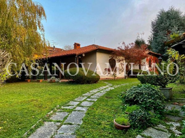 casa indipendente in vendita ad Imbersago