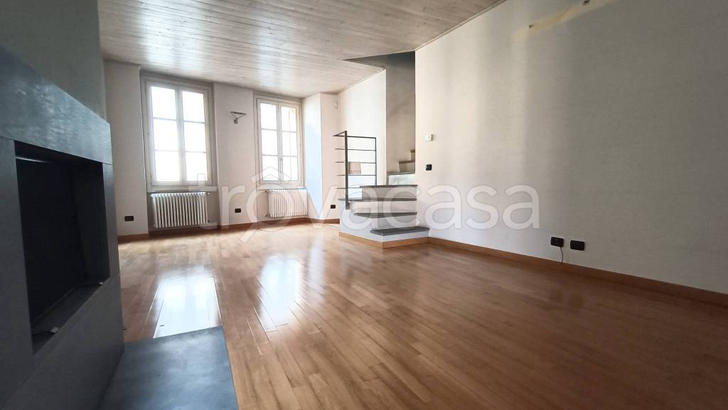 appartamento in vendita ad Imbersago