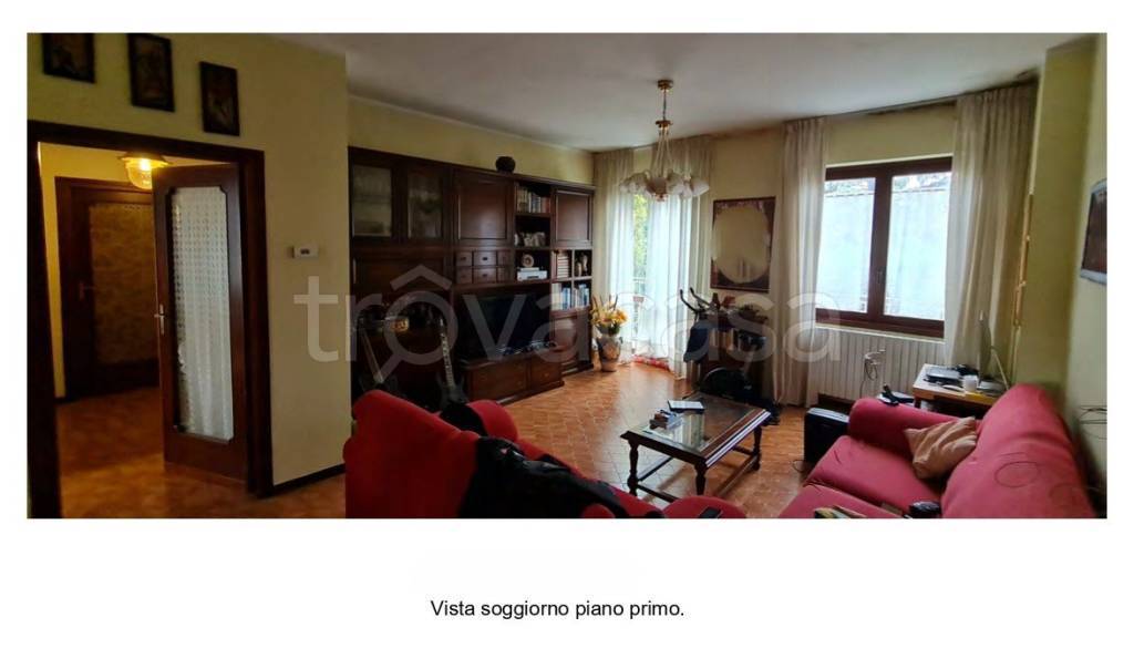 appartamento in vendita ad Imbersago