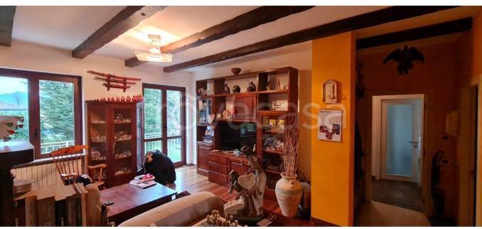 casa indipendente in vendita ad Imbersago