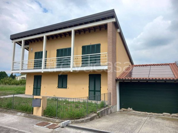 casa indipendente in vendita ad Imbersago