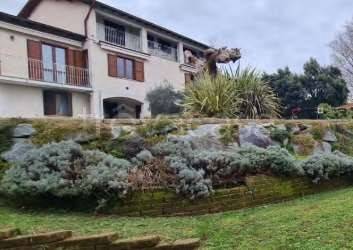 casa indipendente in vendita ad Imbersago