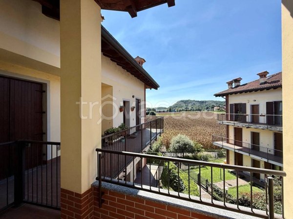 appartamento in vendita ad Imbersago