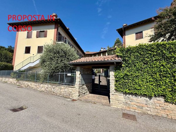 appartamento in vendita ad Imbersago