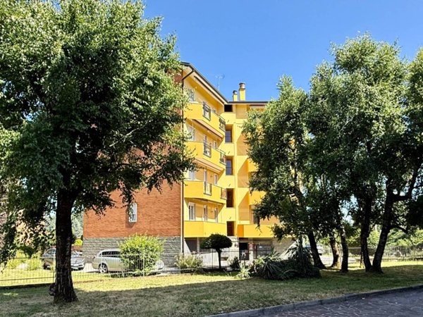 appartamento in vendita ad Imbersago