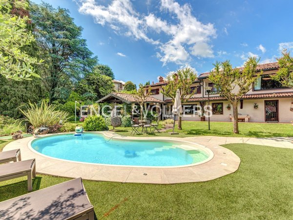 casa indipendente in vendita ad Imbersago