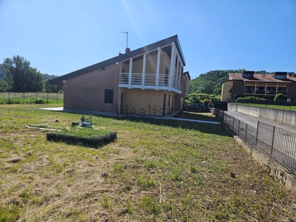 casa indipendente in vendita ad Imbersago