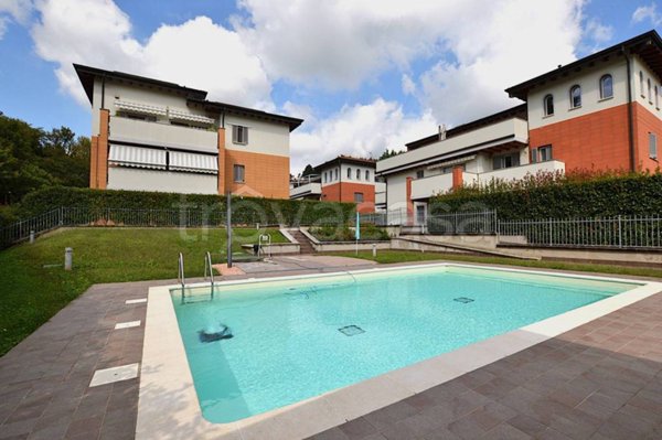 appartamento in vendita ad Imbersago