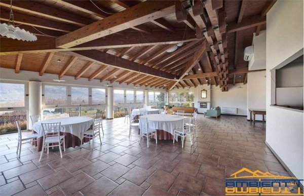 negozio in vendita ad Imbersago